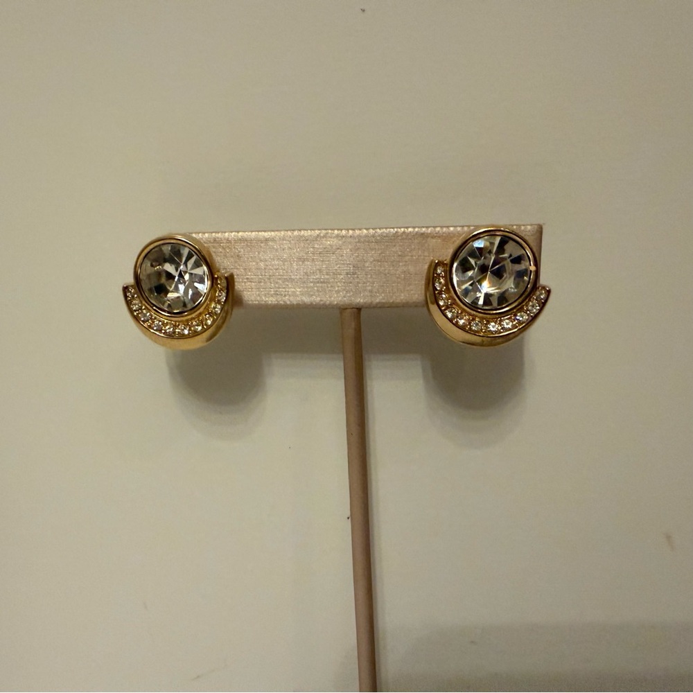 SWAROVSKI EARRINGS GOLD PLATE ROUND FACETED CRYSTAL BEZEL SET CLIP SWAN MARK